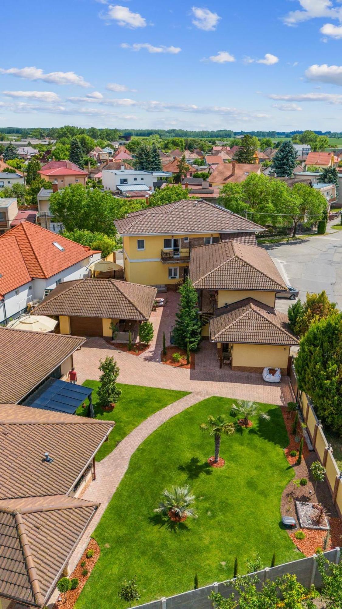 Penzion Helene Velky Meder Exterior photo